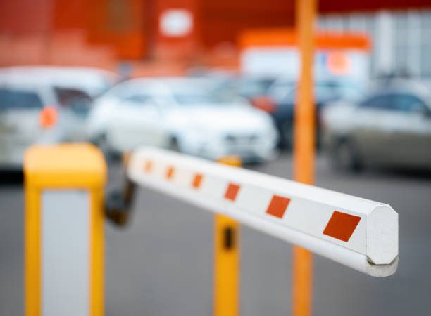 barriere parcheggio manuali o automatiche alimentare o a pannello solare fotovoltaico